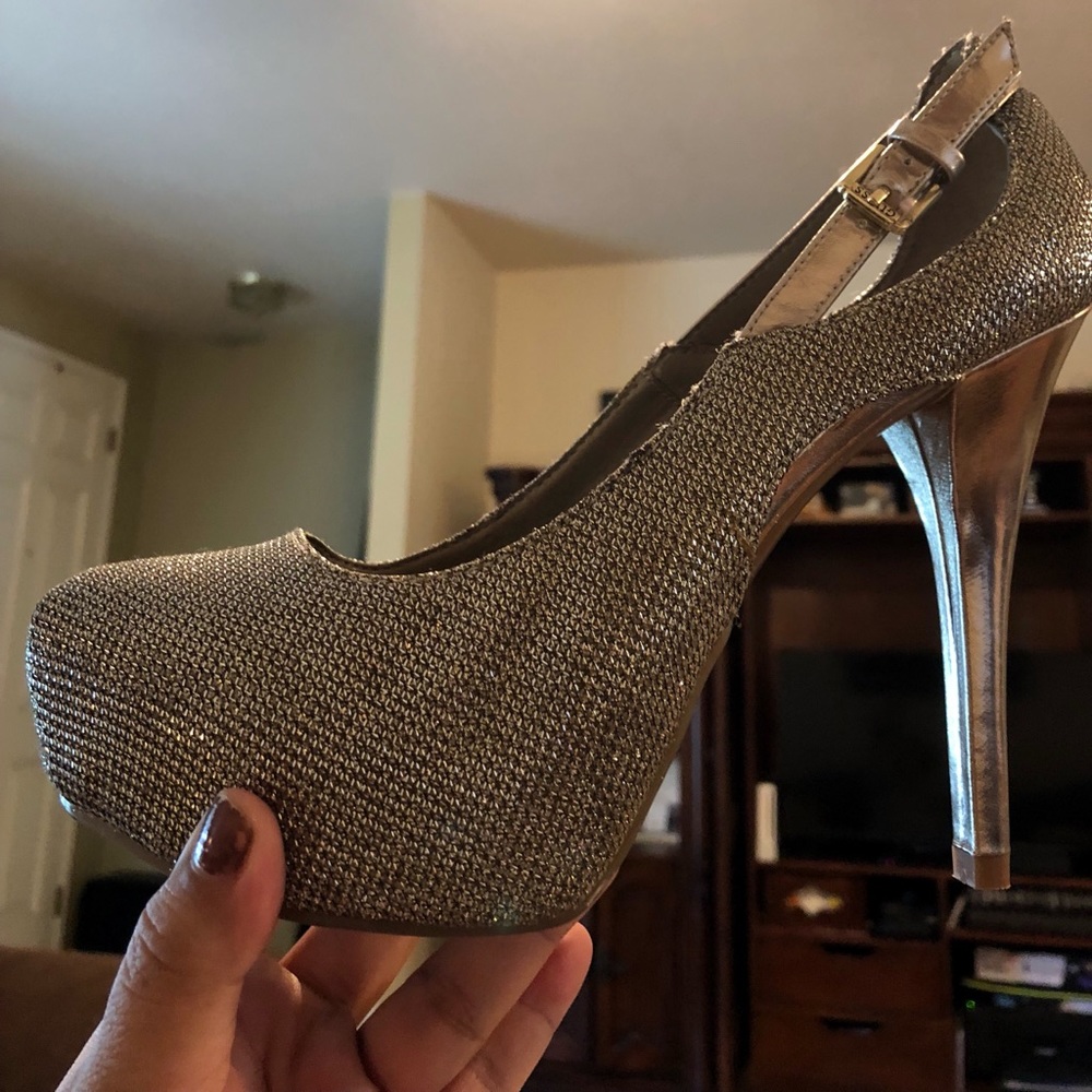GUESS HEELS - Picture 3 of 8